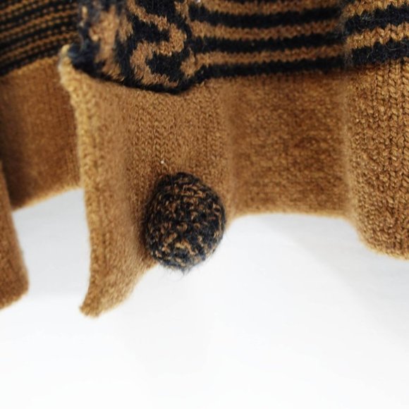 SHAPELY KNITS V-Neck Cardigan Sweater with Pockets - Picture 4 of 7